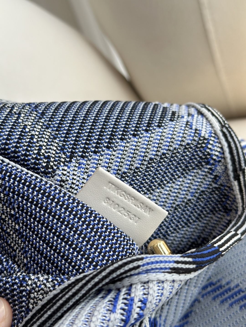 Bv*b*rry hobo bags
